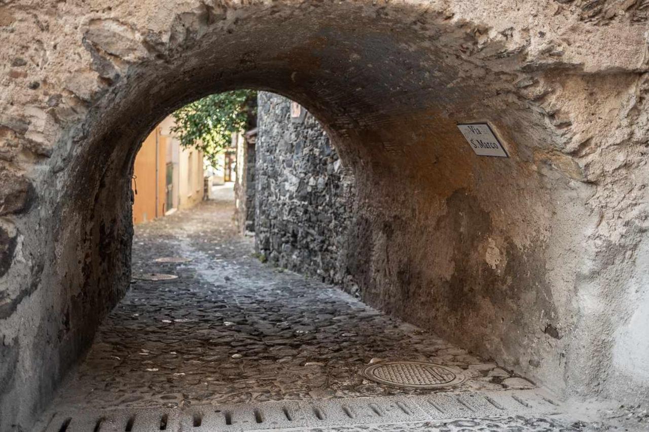 Domo Orise Alloggio In Pieno Centro Orosei Exterior foto